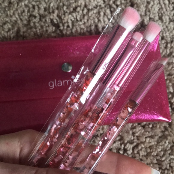 GLAMIERRE
Pink Luxe Glitter Eye Brush Collection - Picture 2 of 2